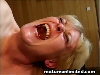Old back is sucking and fucking
